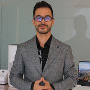 دکتر علیرضا دلربا