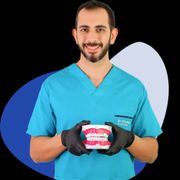 دکتر فرزاد قربانی