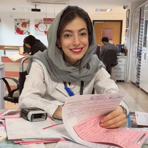 میدیا فتحیان