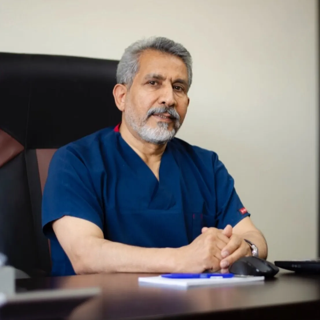 دکتر احمد فروتن