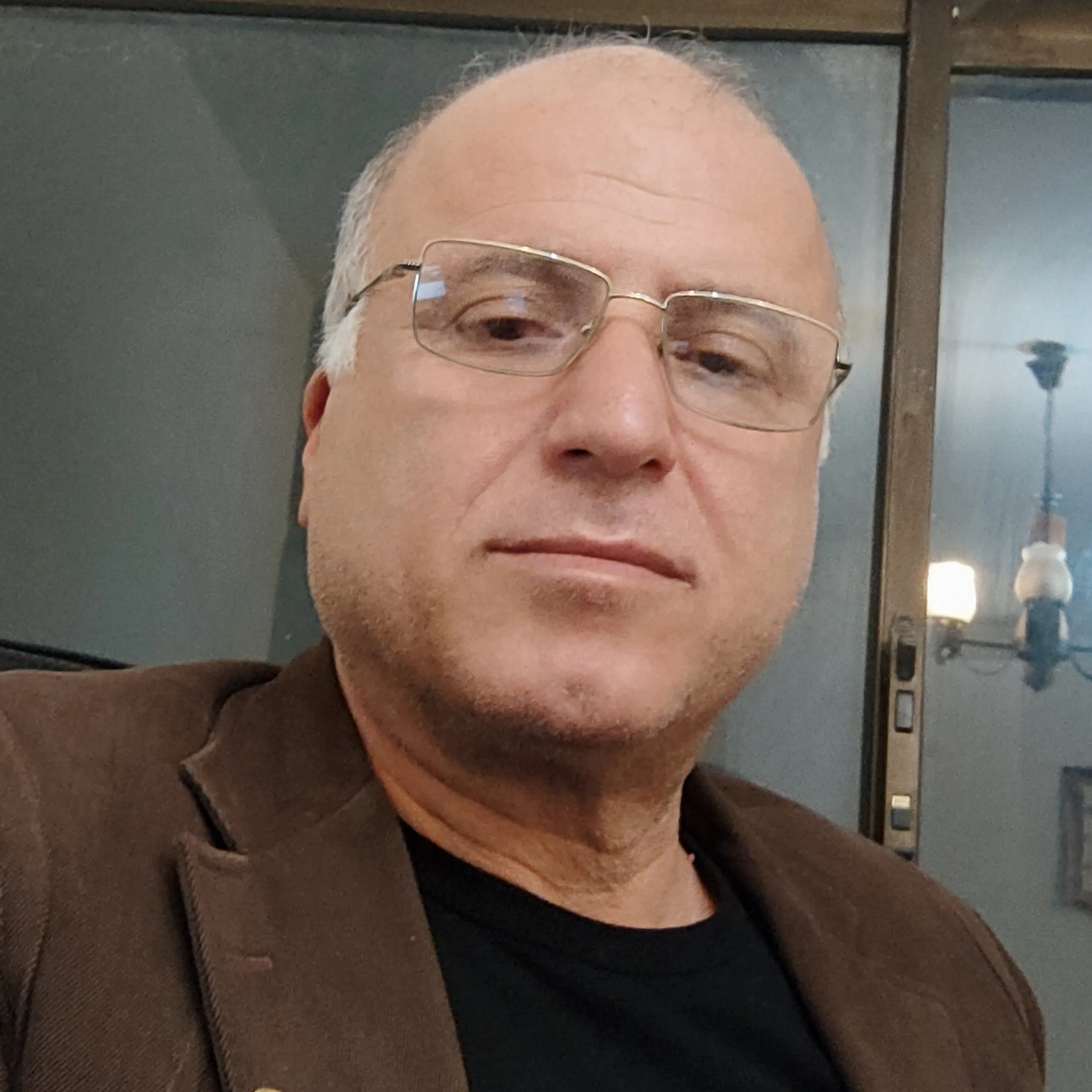 دکتر انوشیروان عزیزی