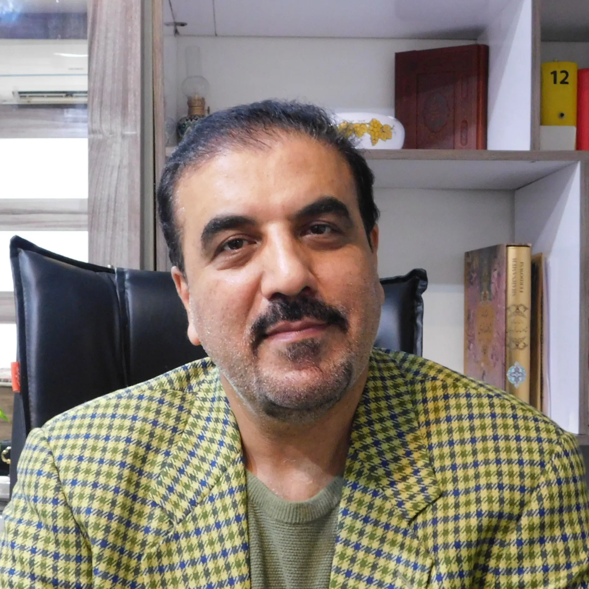 دکتر غلامرضا دهقان