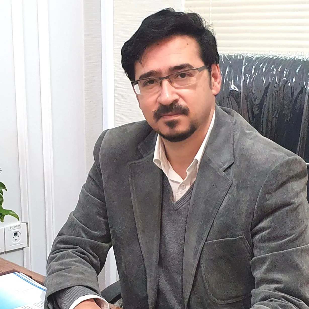 دکتر بهمن دیه جی