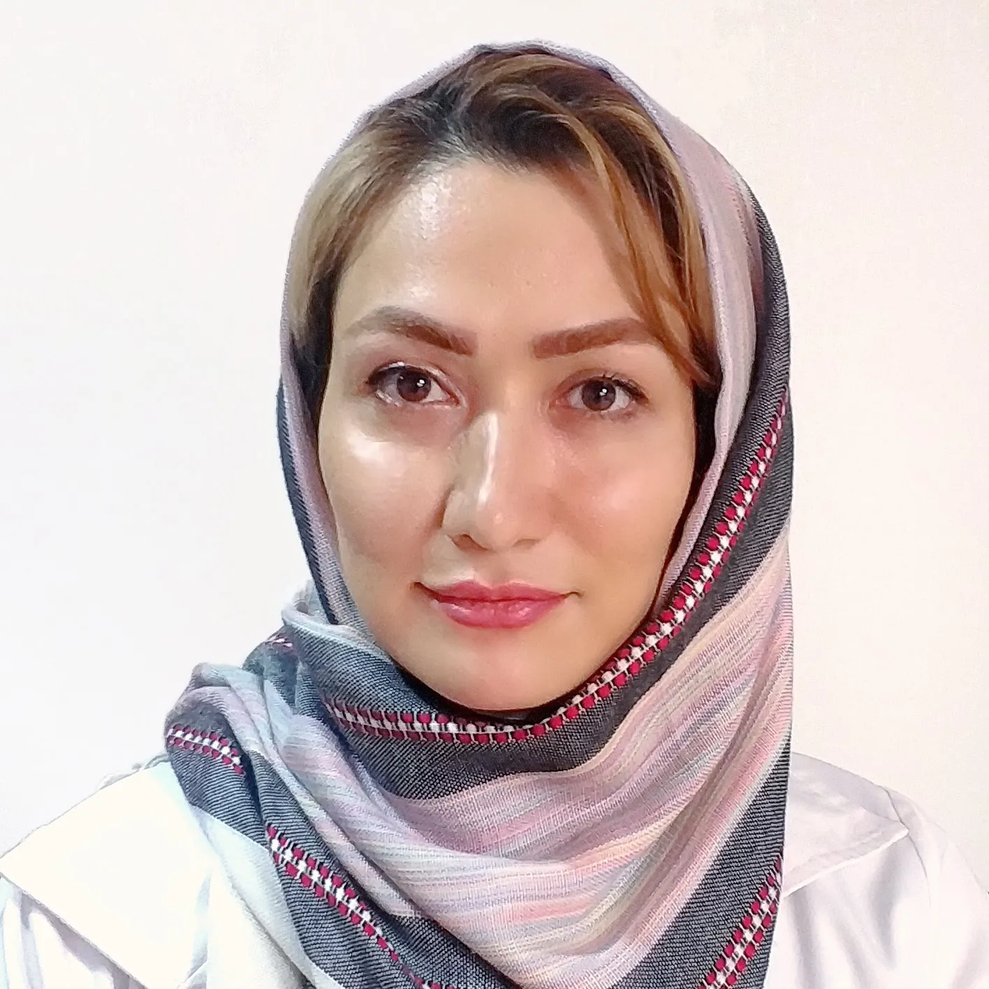 دکتر سارا نجاتی