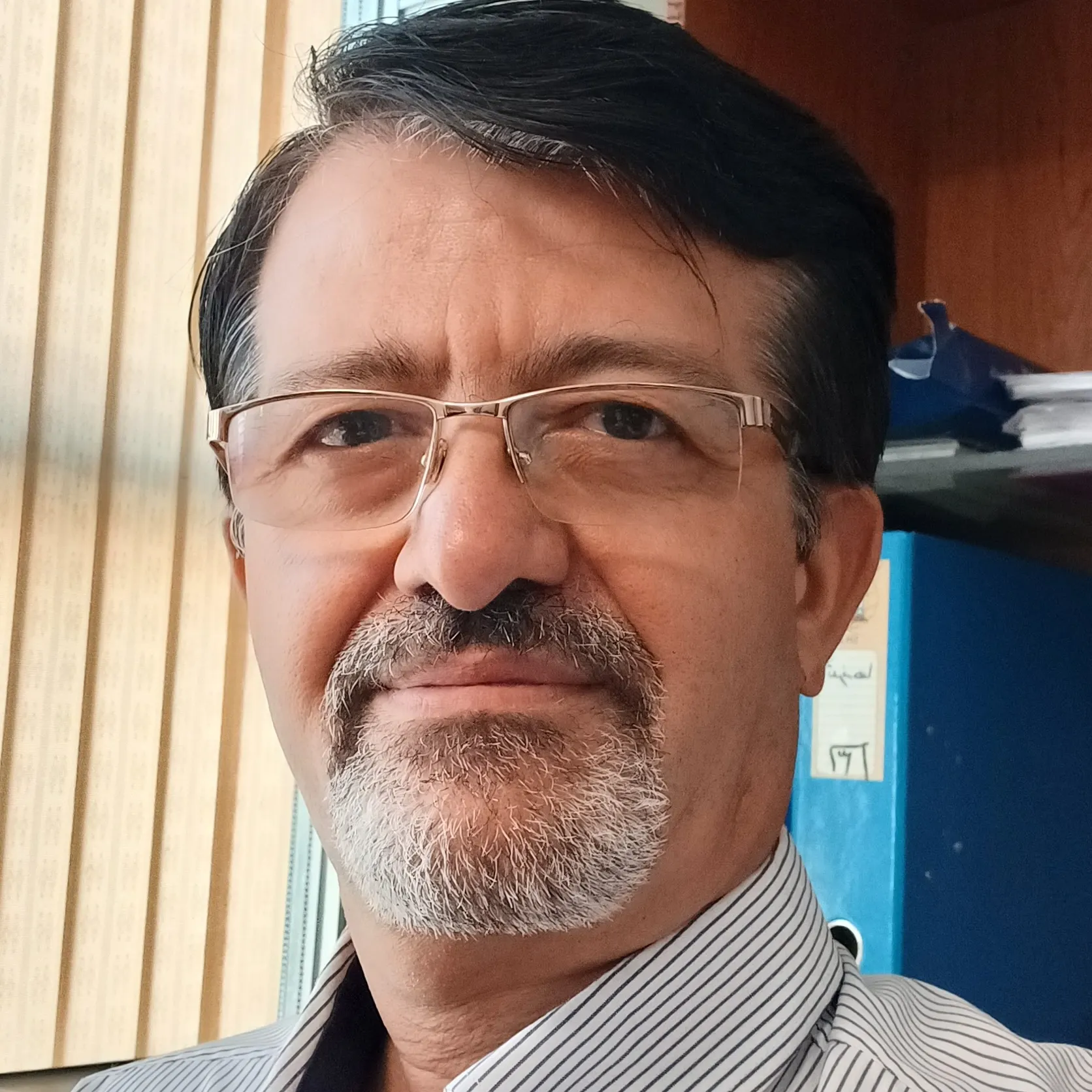 دکتر علی تهمتن