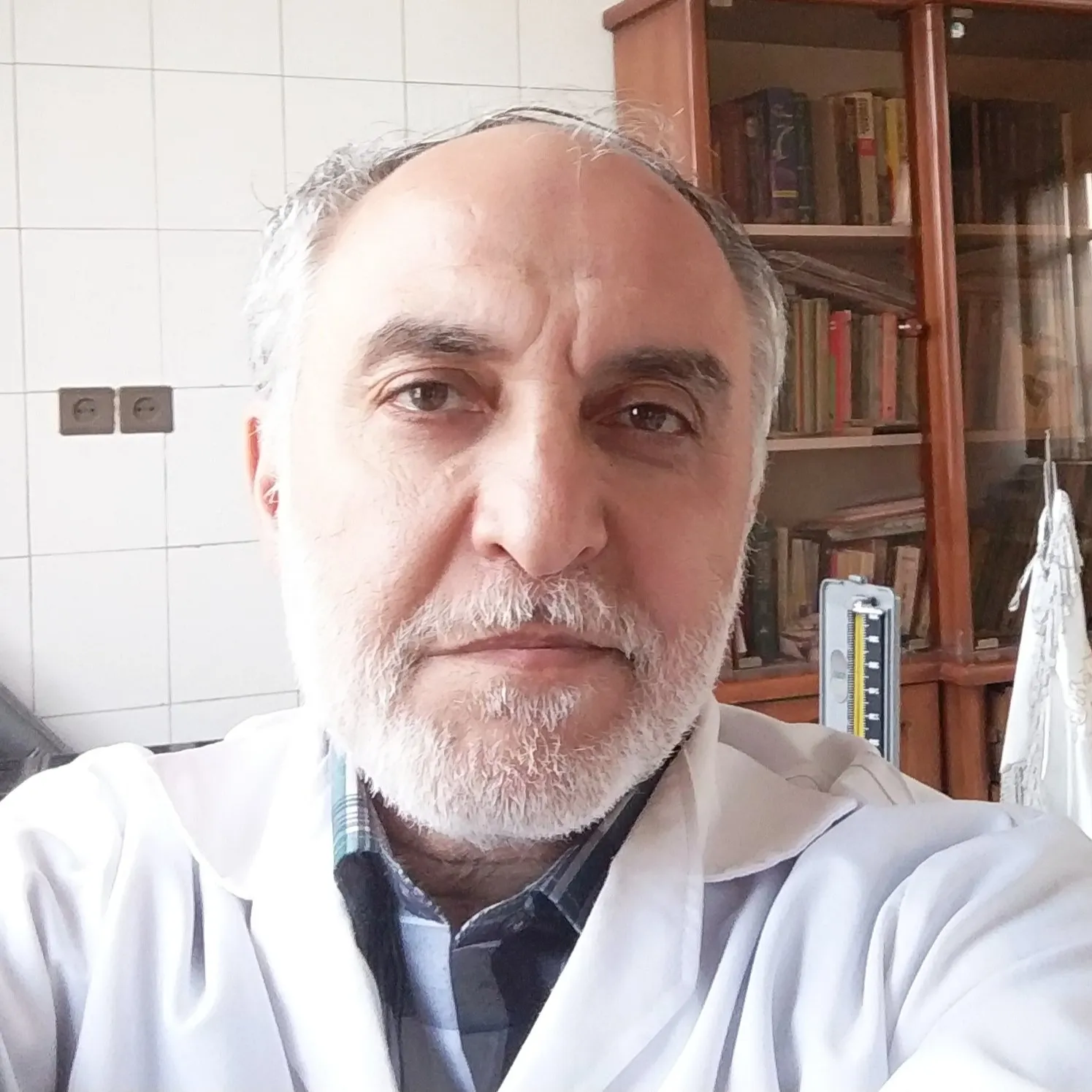 دکتر محمدحسین مظاهری حبیبی