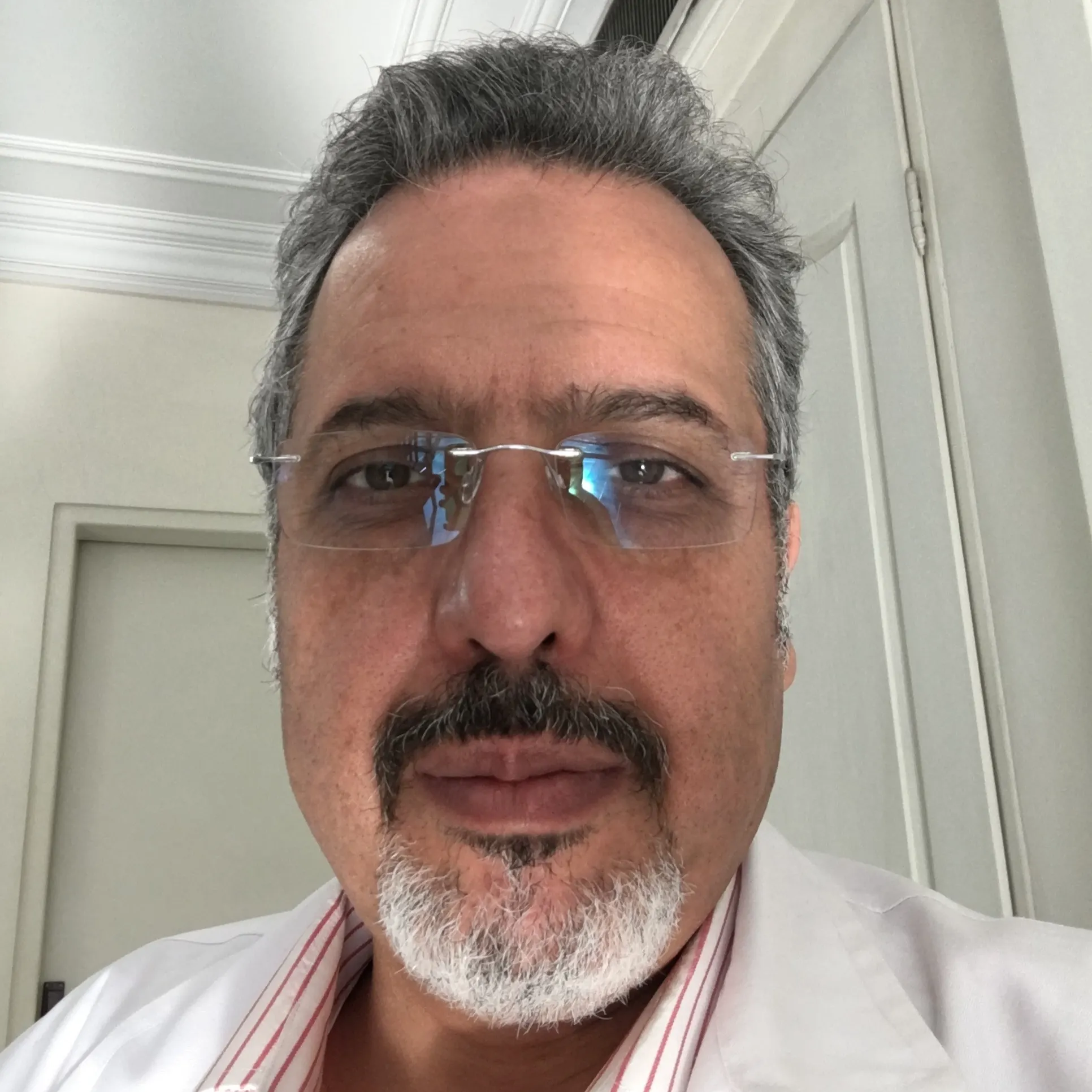 دکتر علیرضا آزادخانی