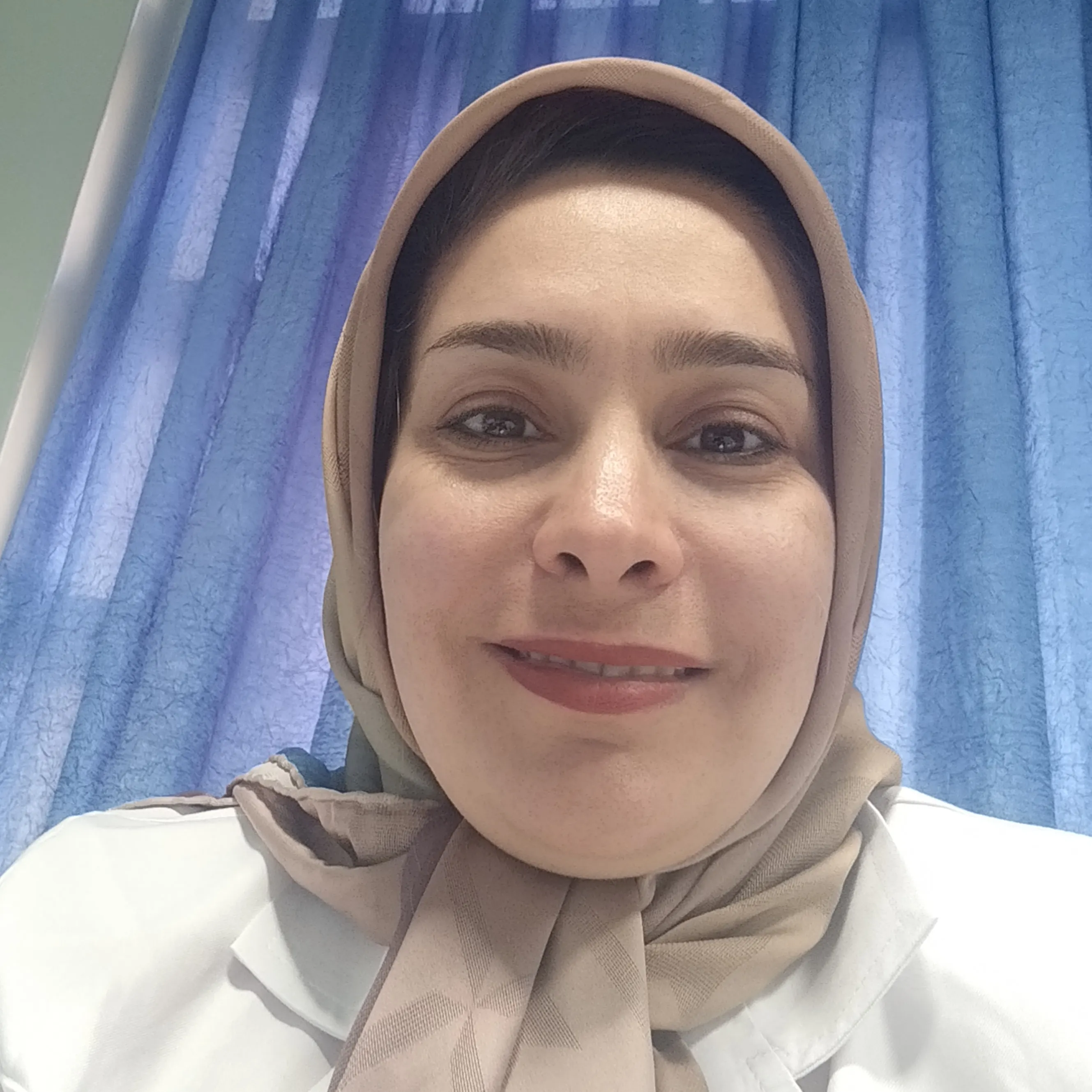 دکتر اعظم رهاوی عزآبادی
