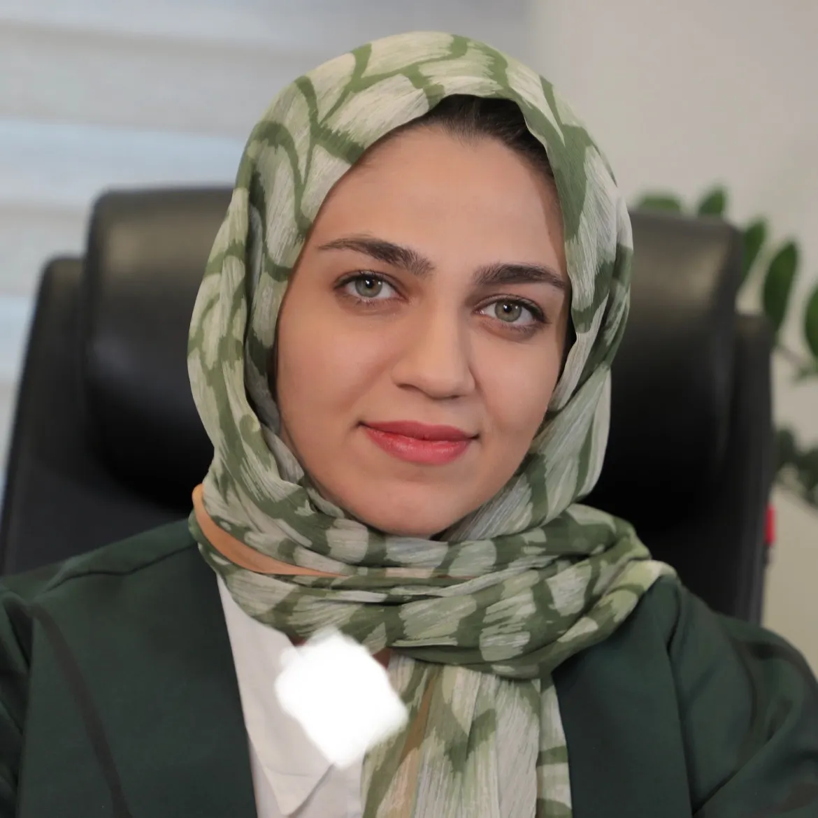 نیلوفر الیاسی