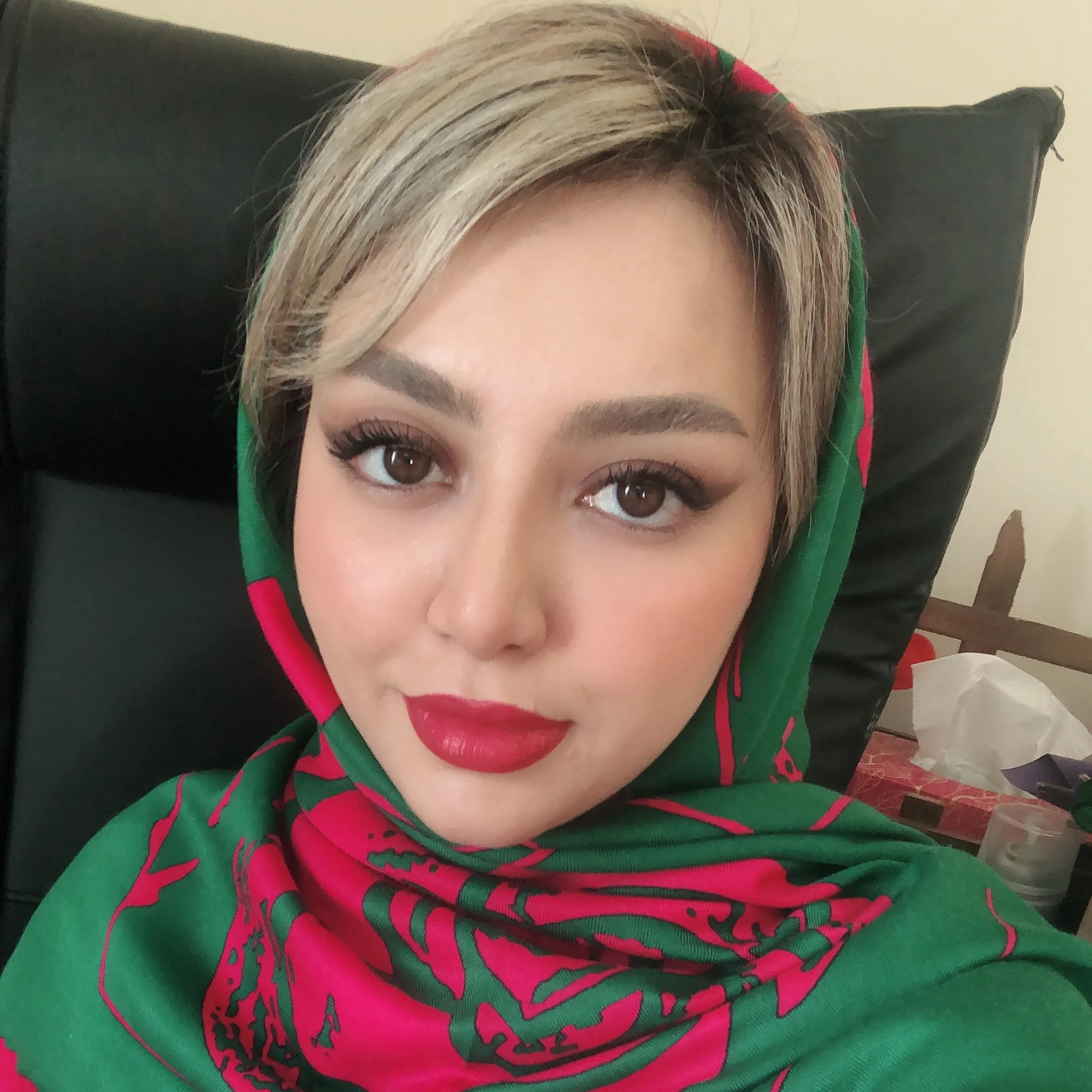 زهره حسین زاده
