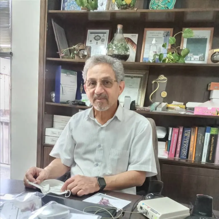دکتر مهدی اکبری