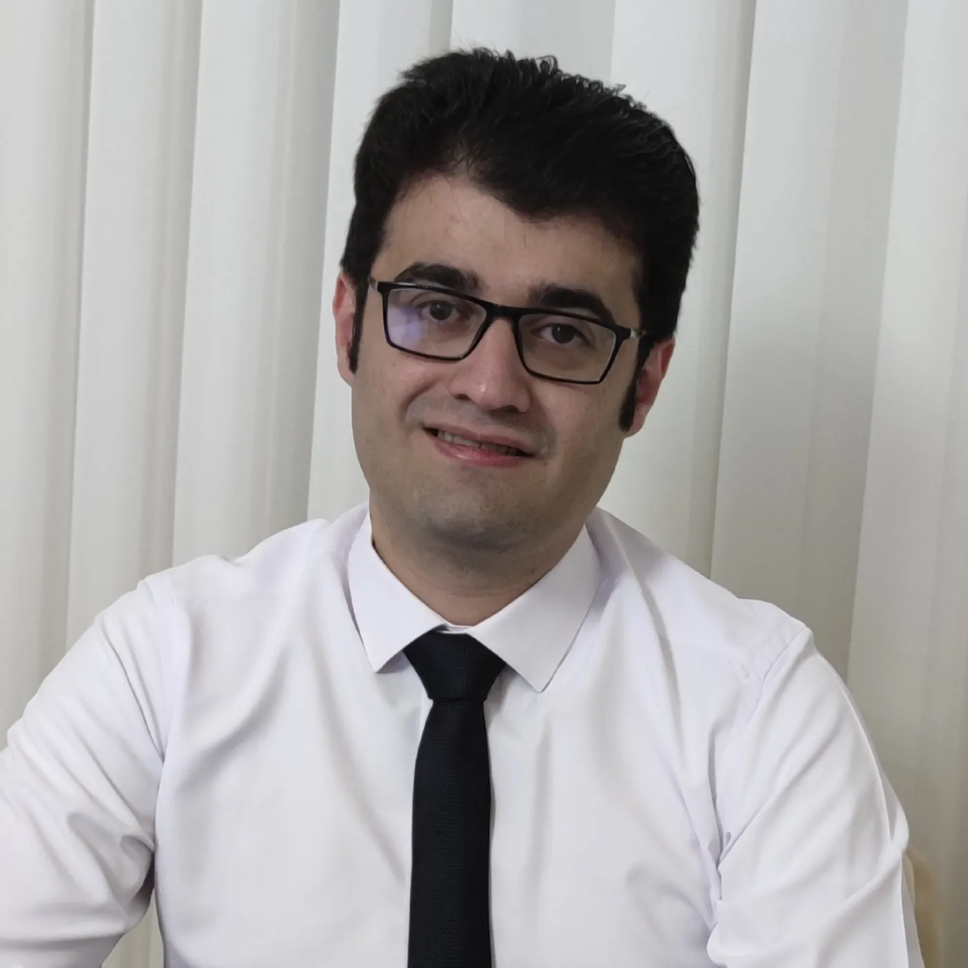دکتر ماجد غفاری