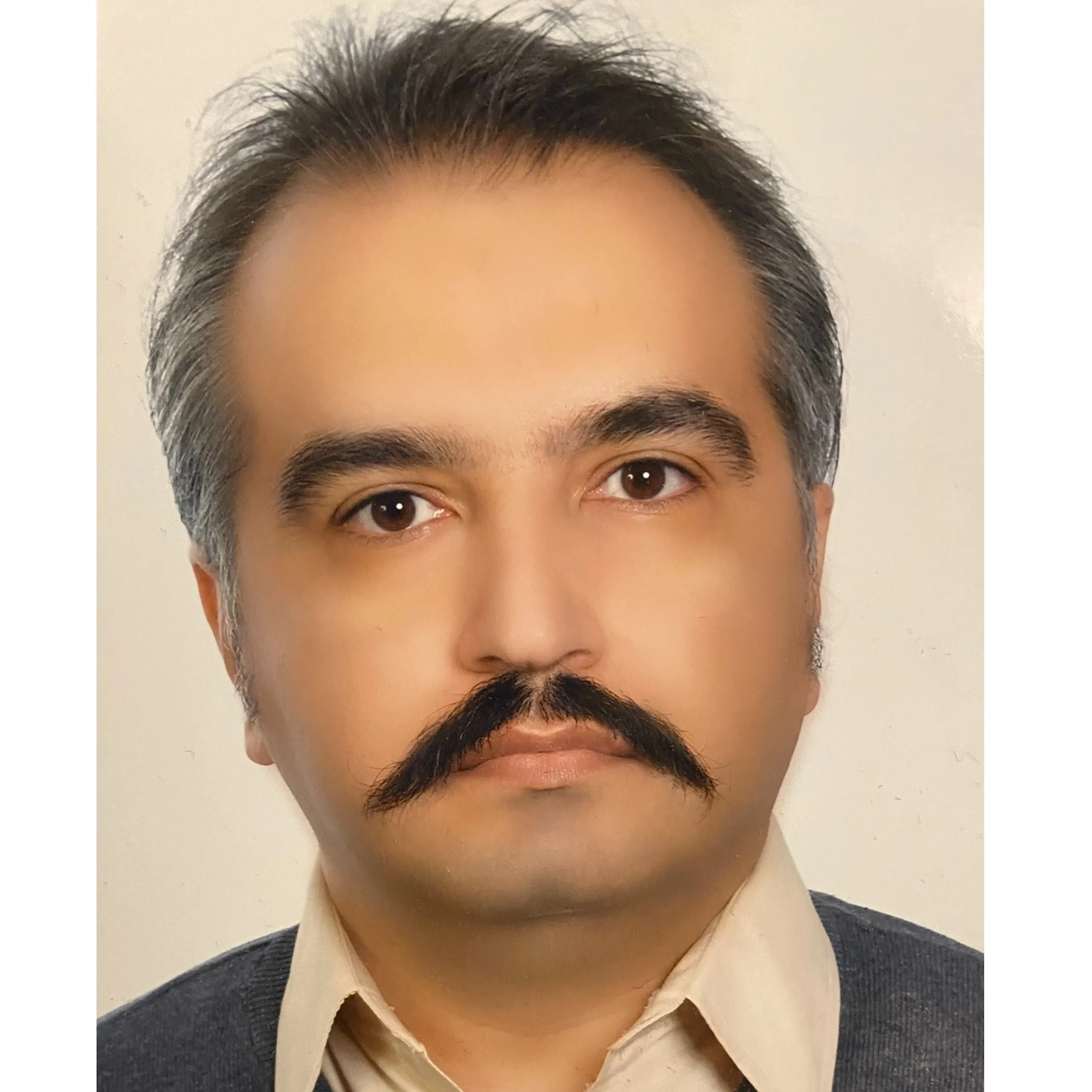 دکتر مصطفی دهقان