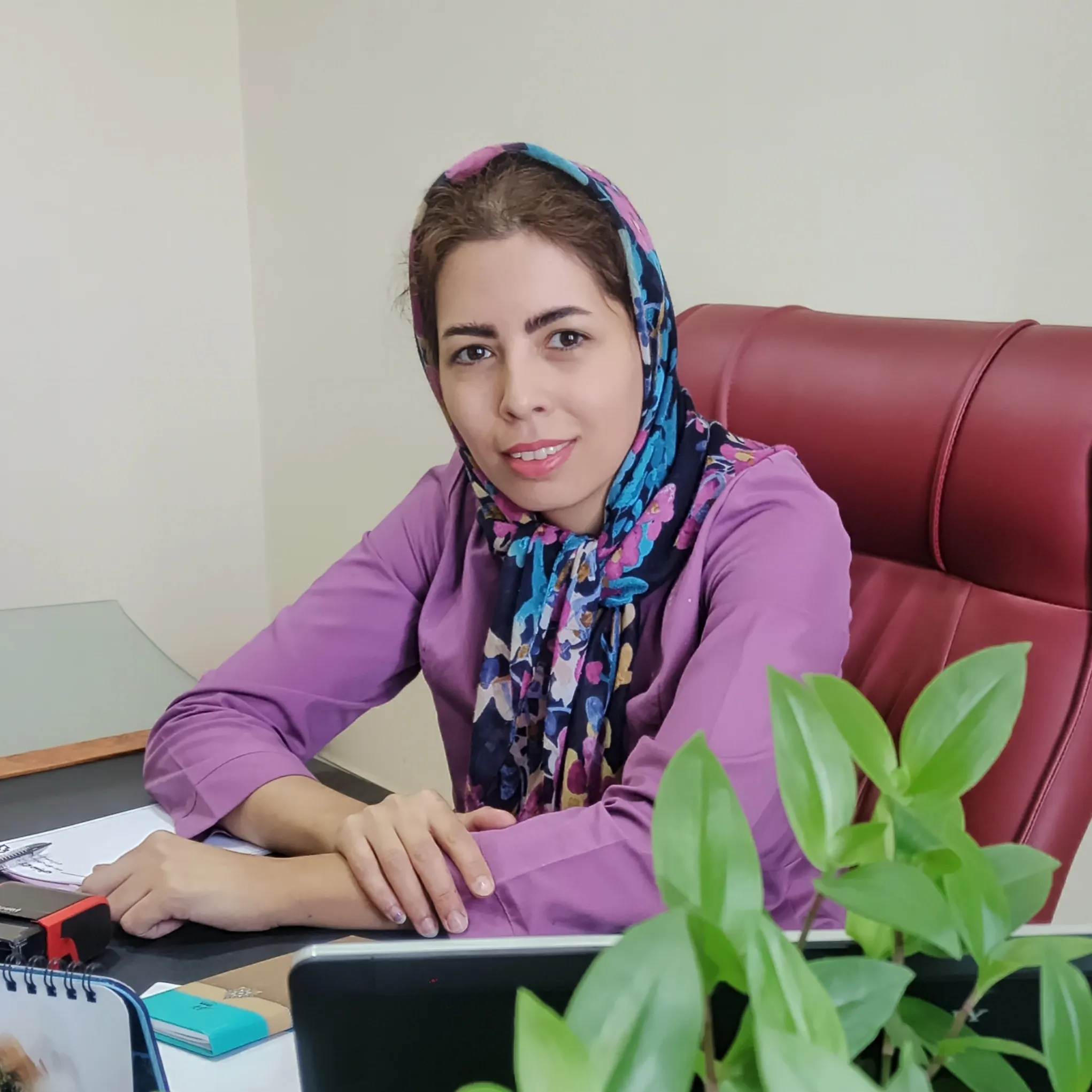 دکتر لاله صنیعی
