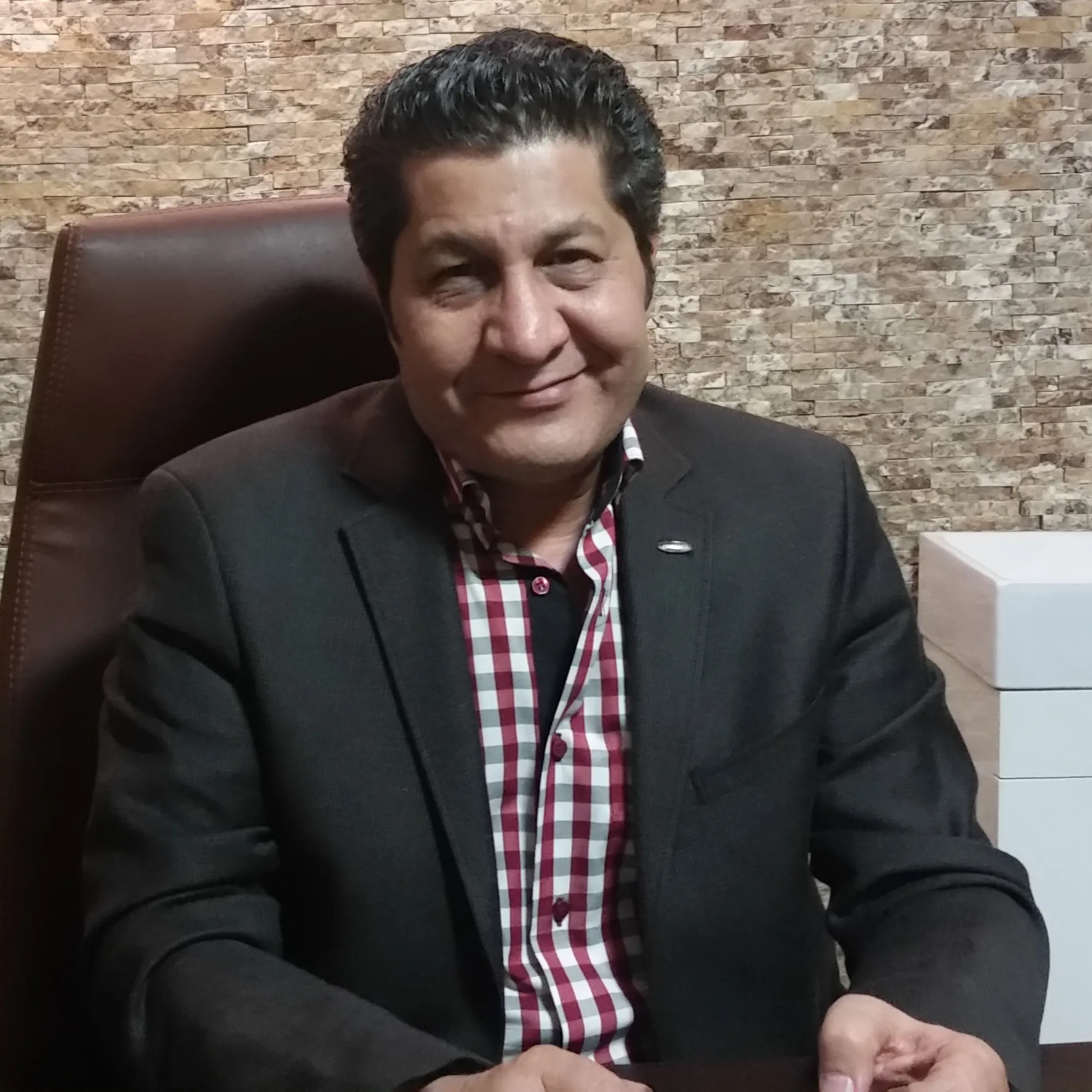 دکتر امیر سبزواری