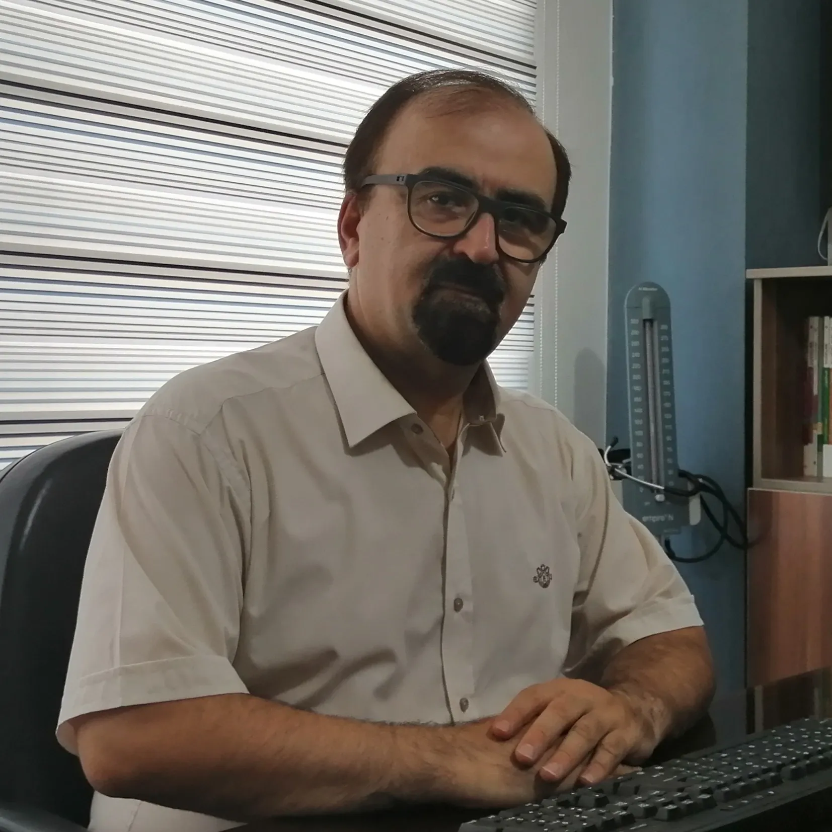 دکتر هادی اخوی زادگان
