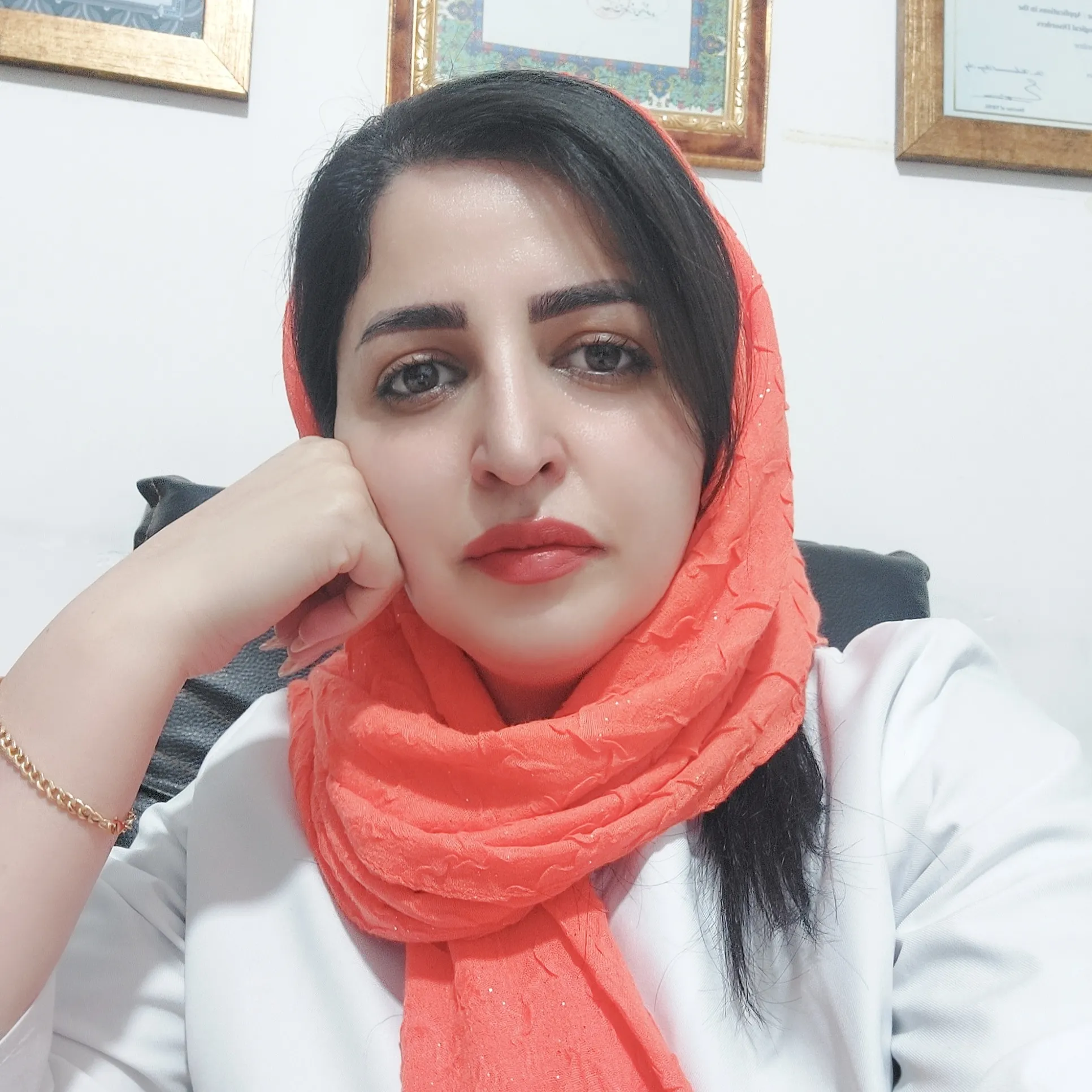 سارا دین دوست