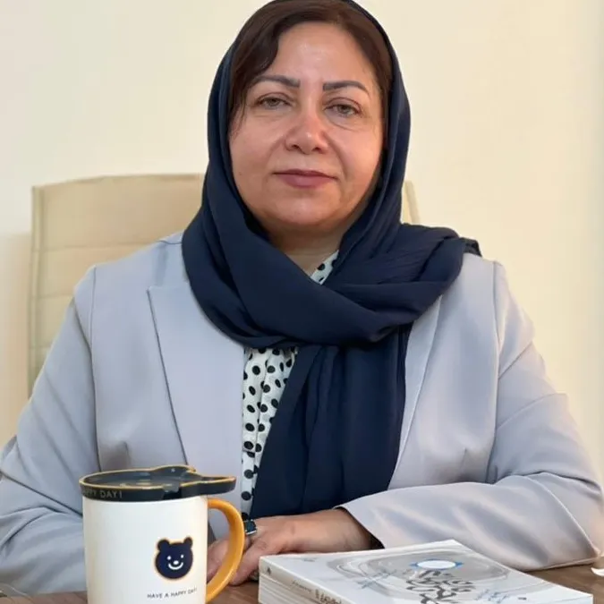دکتر فرزانه حسنی