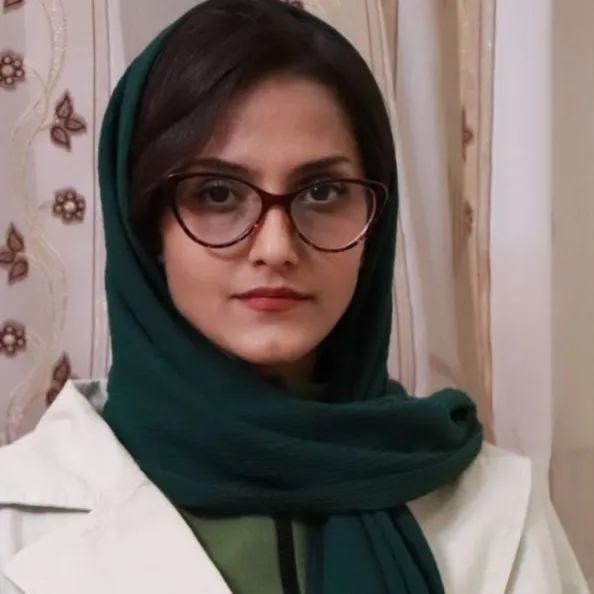 پگاه پروانه نژاد شیرازی