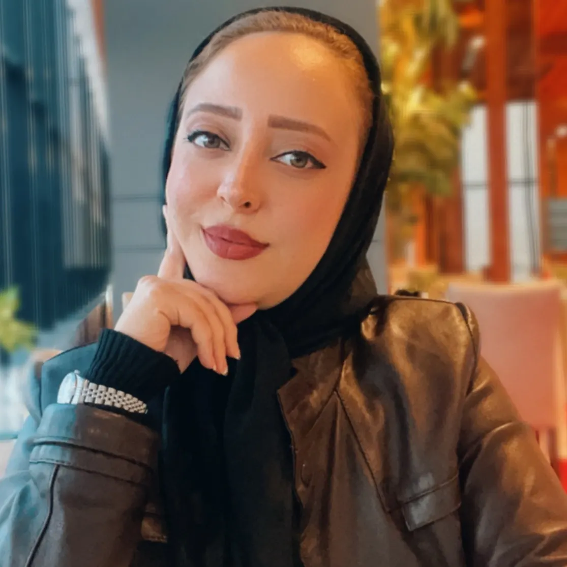 نادیه حاجی زاده