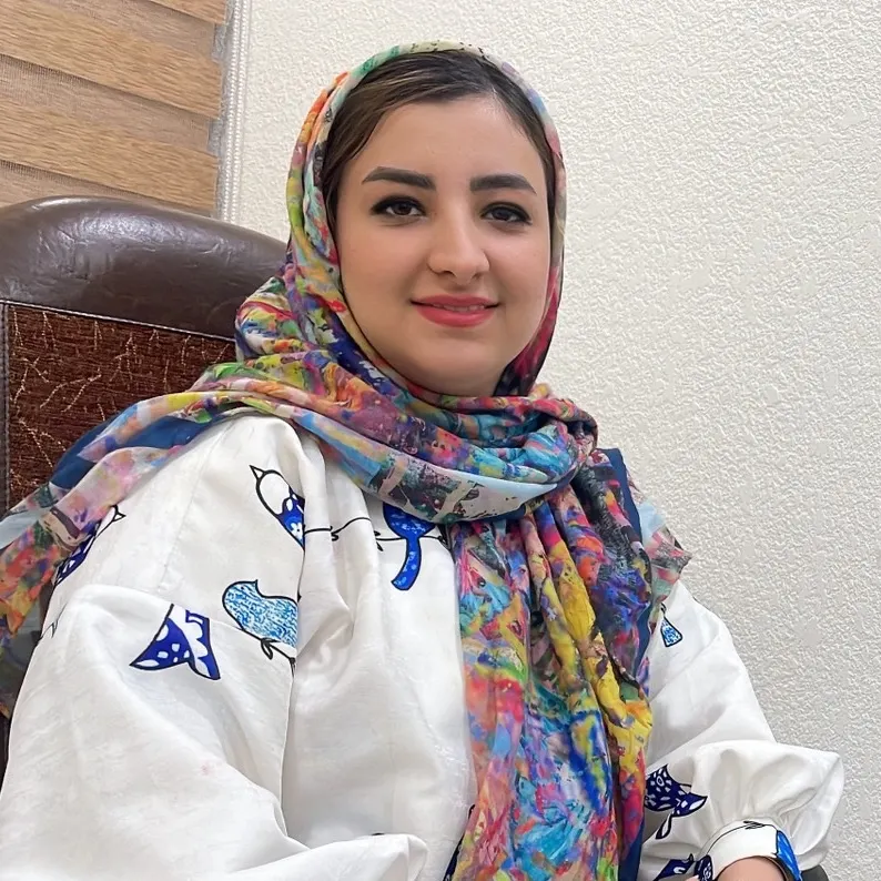 نگار همتی