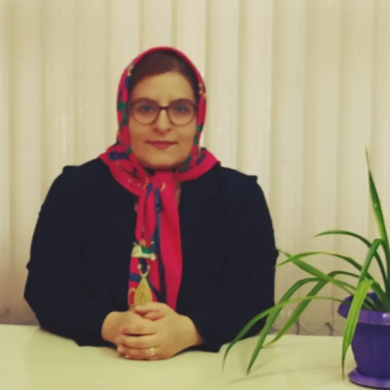 مریم فرزامی فر