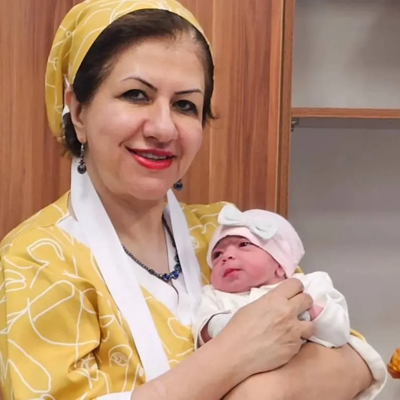 پریسا مومنی
