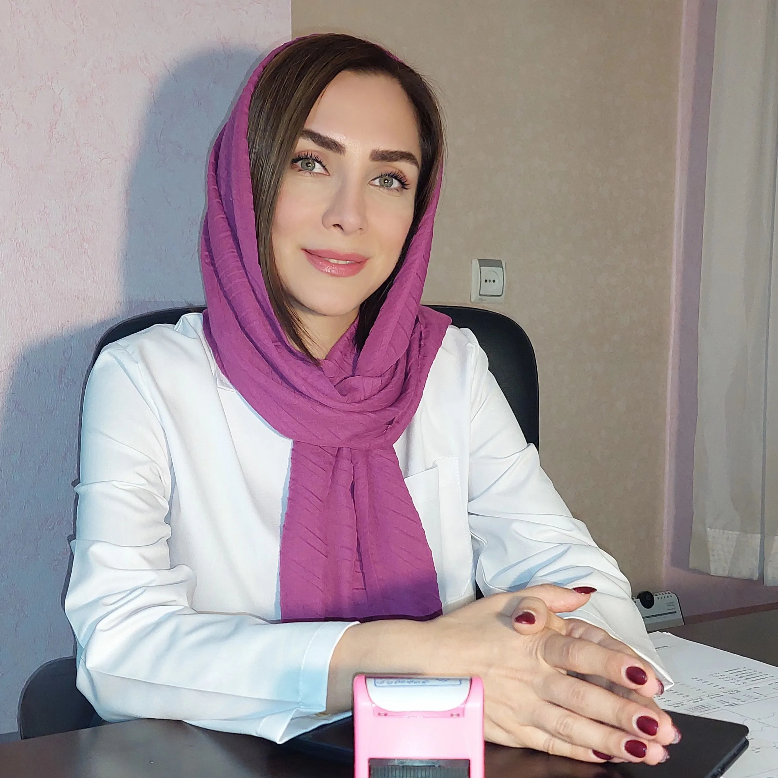 دکتر لاله فروتن علیزاده گان