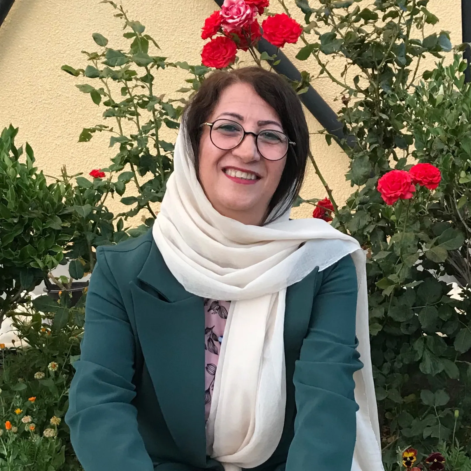 دکتر صنم مرادان