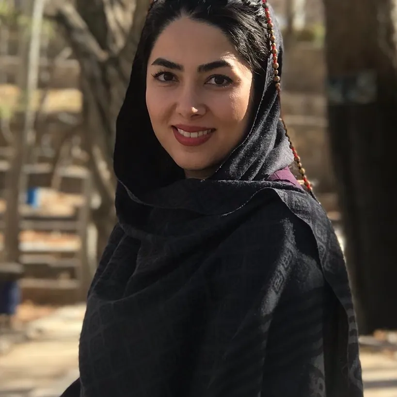 دکتر مینا اصدقی