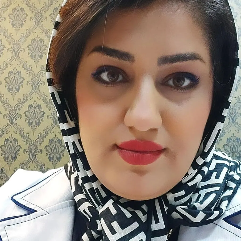 یاسمن احمدیان
