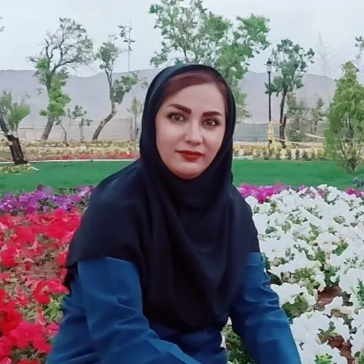 سمیه حسینی