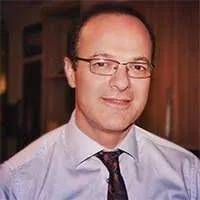 دکتر مجتبی قمری