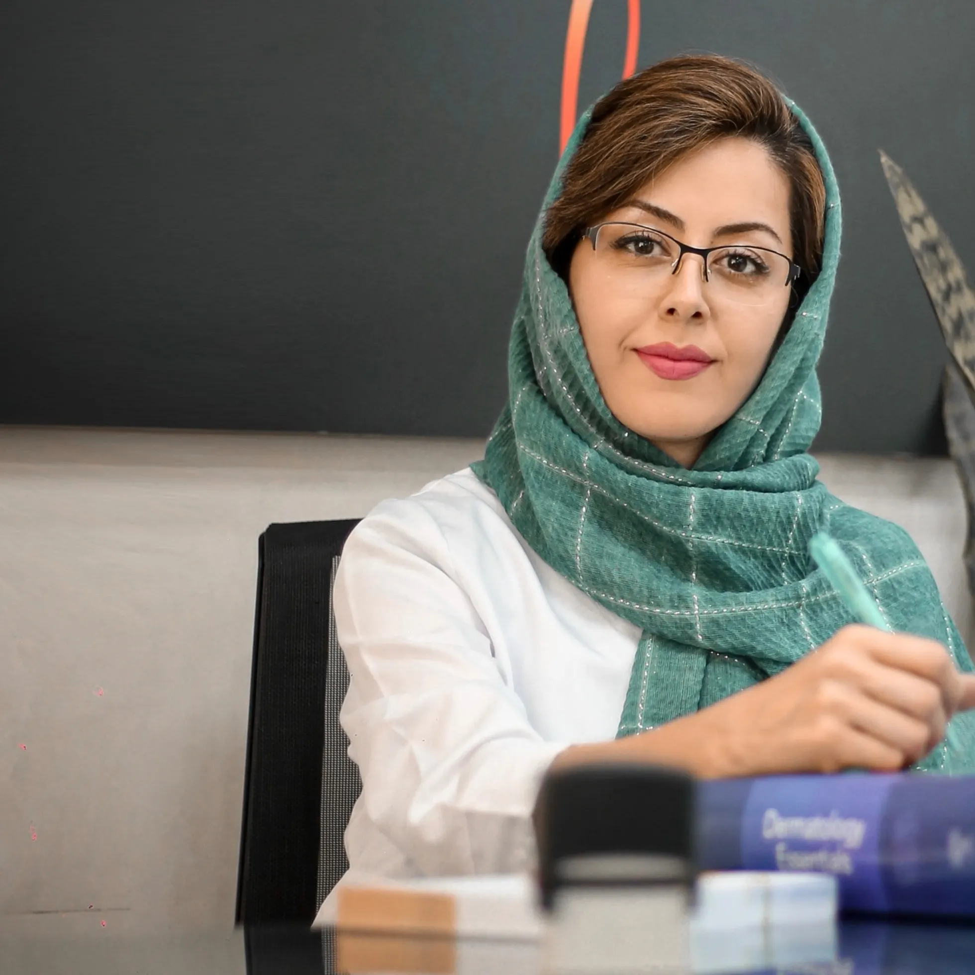 دکتر زهرا احمدی
