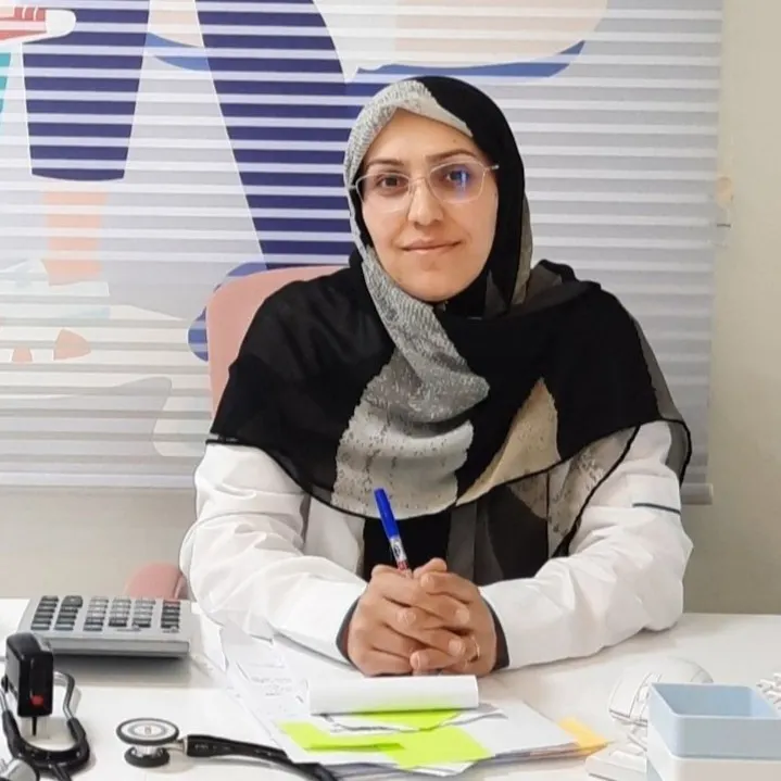 دکتر نفیسه سادات جلادتی
