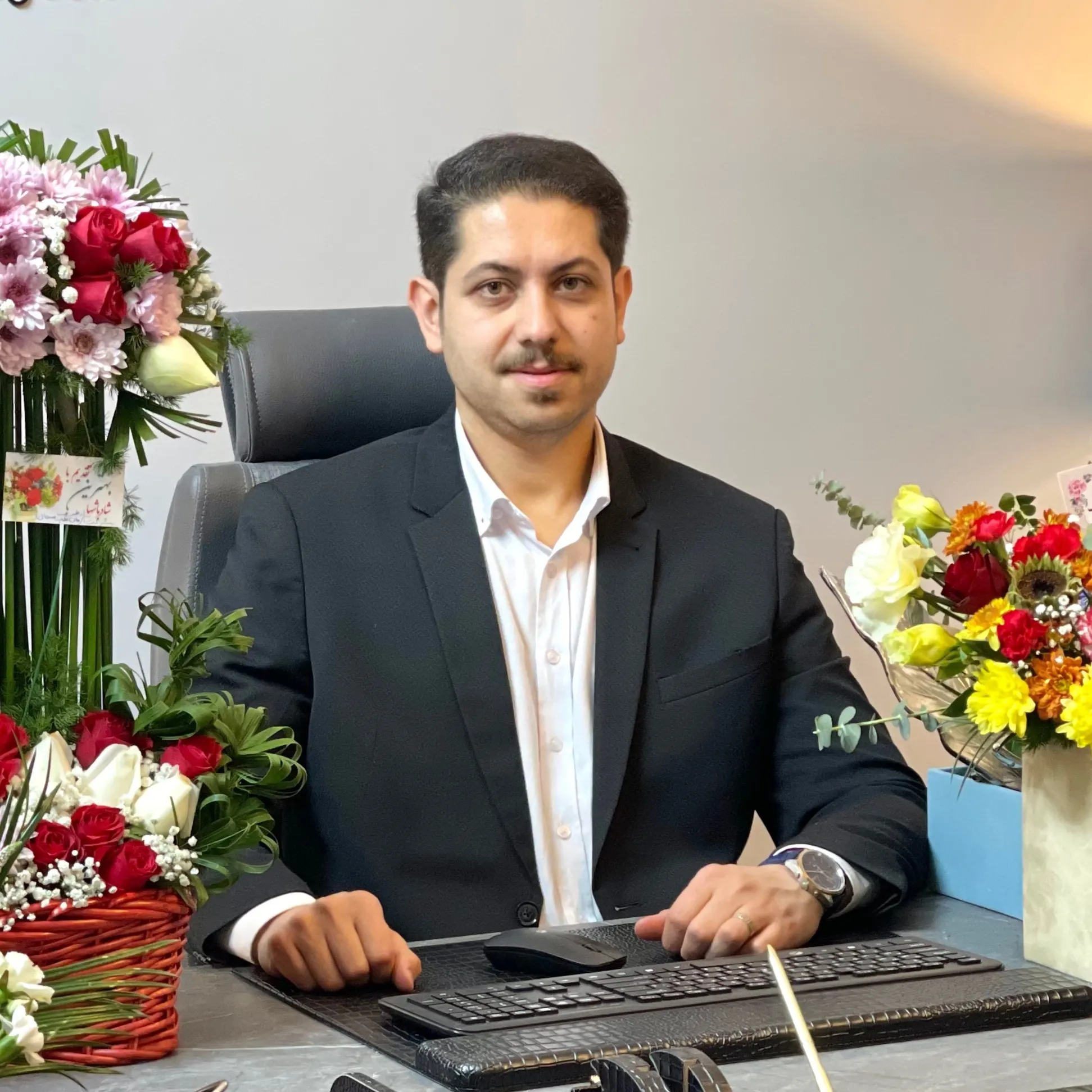 دکتر احسان امیر بیک