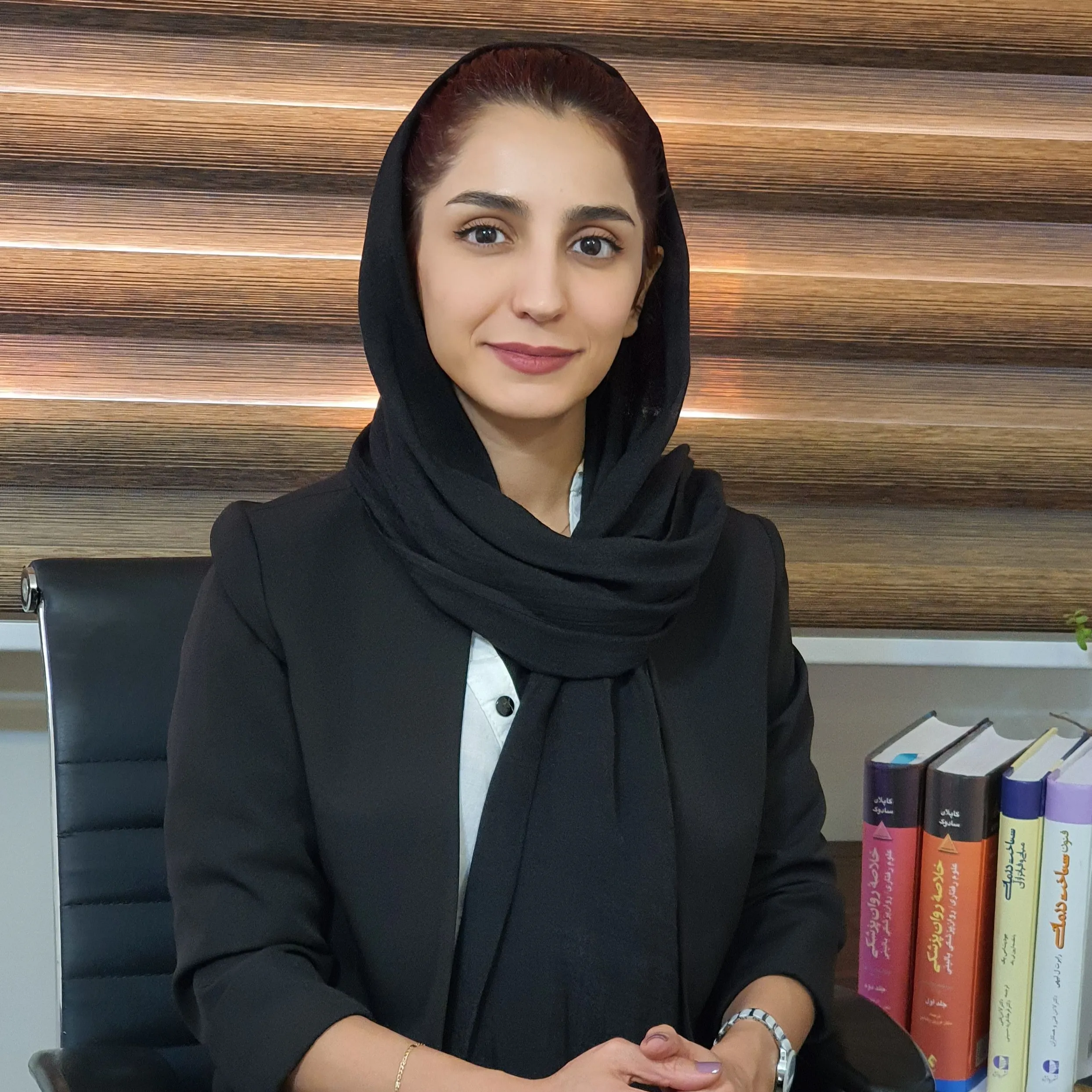 مژگان شریفان