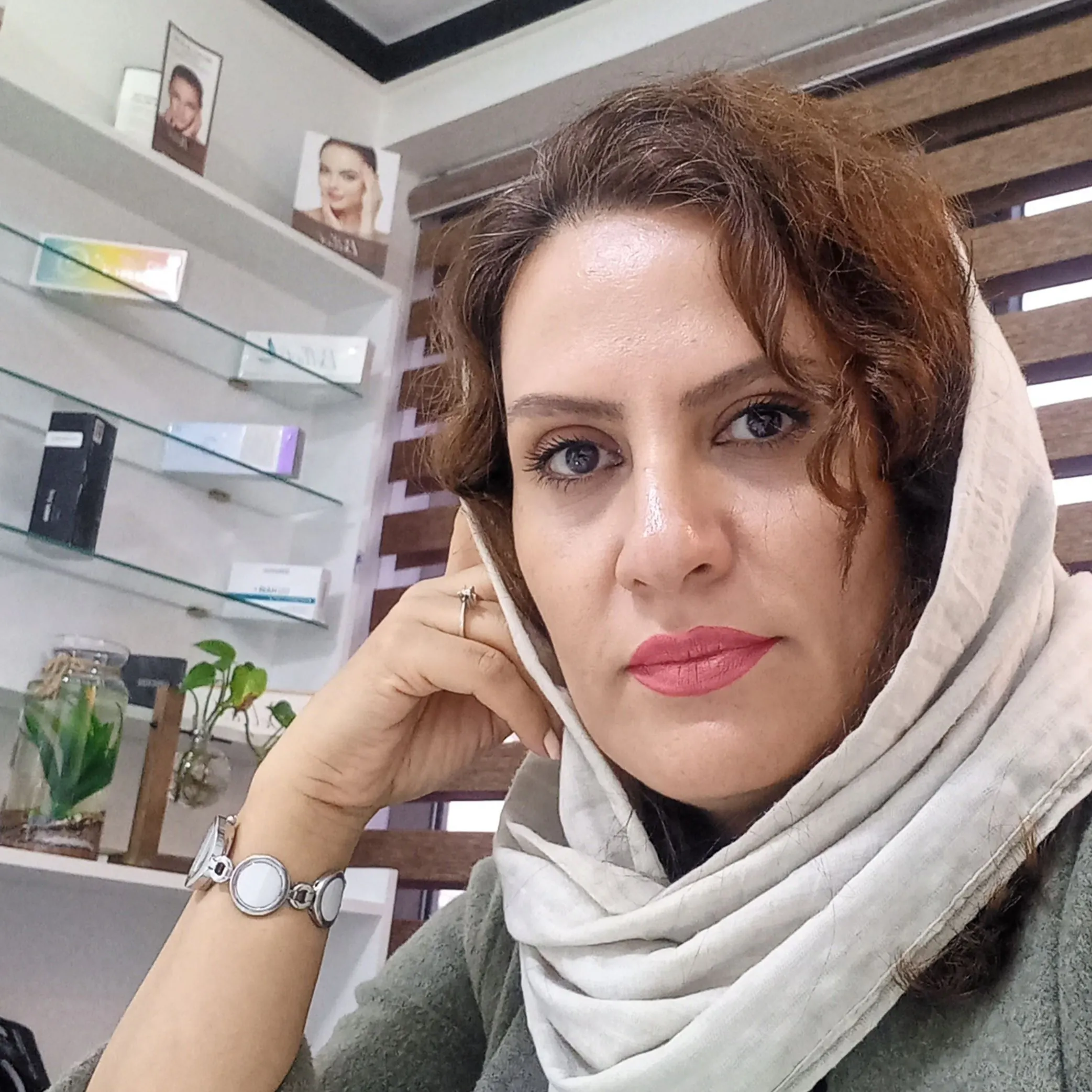 دکتر رزیتا ایزدیار
