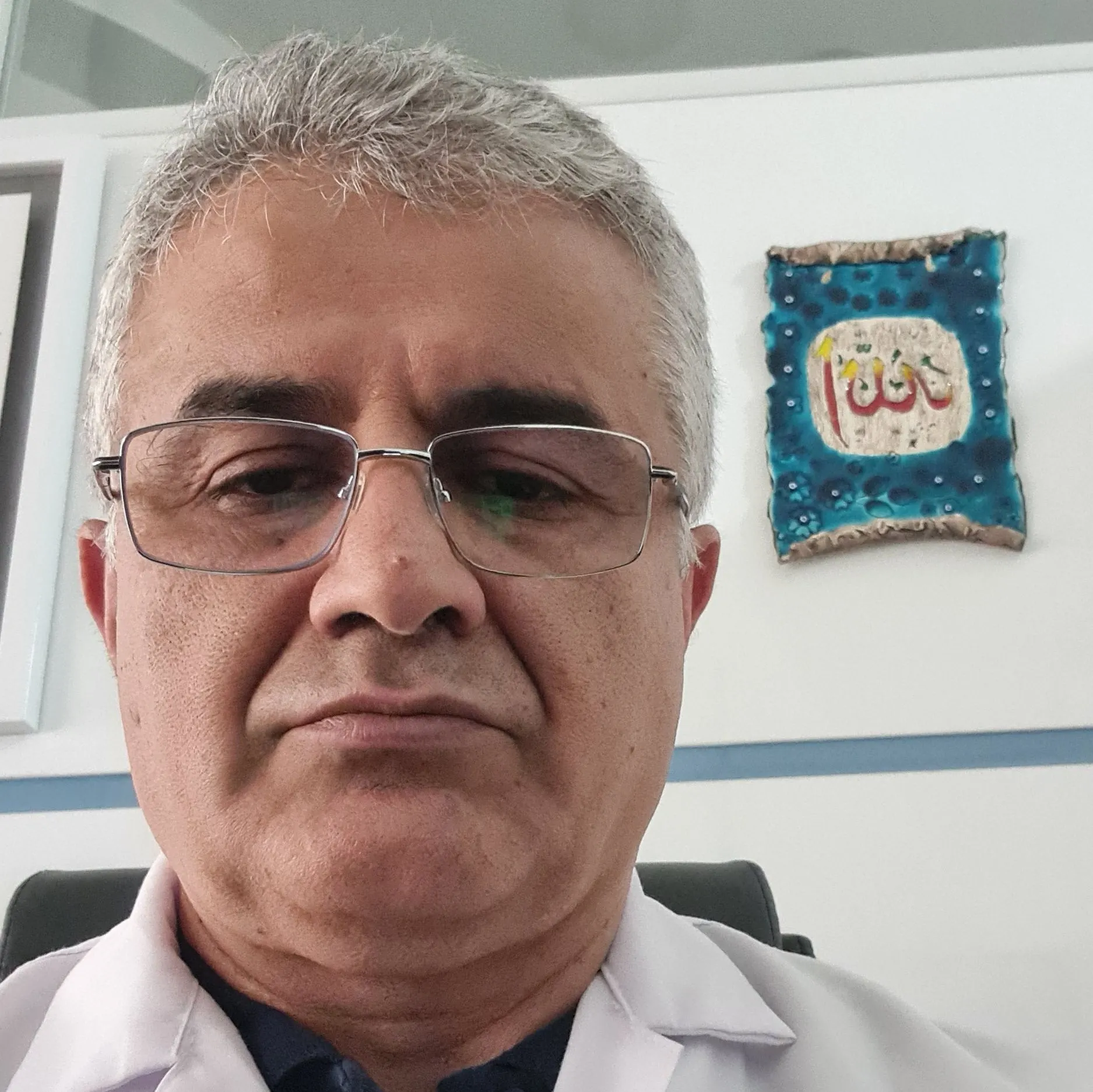دکتر حجت شفیع پور
