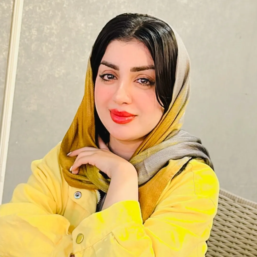 زینب علی آبادی زاده