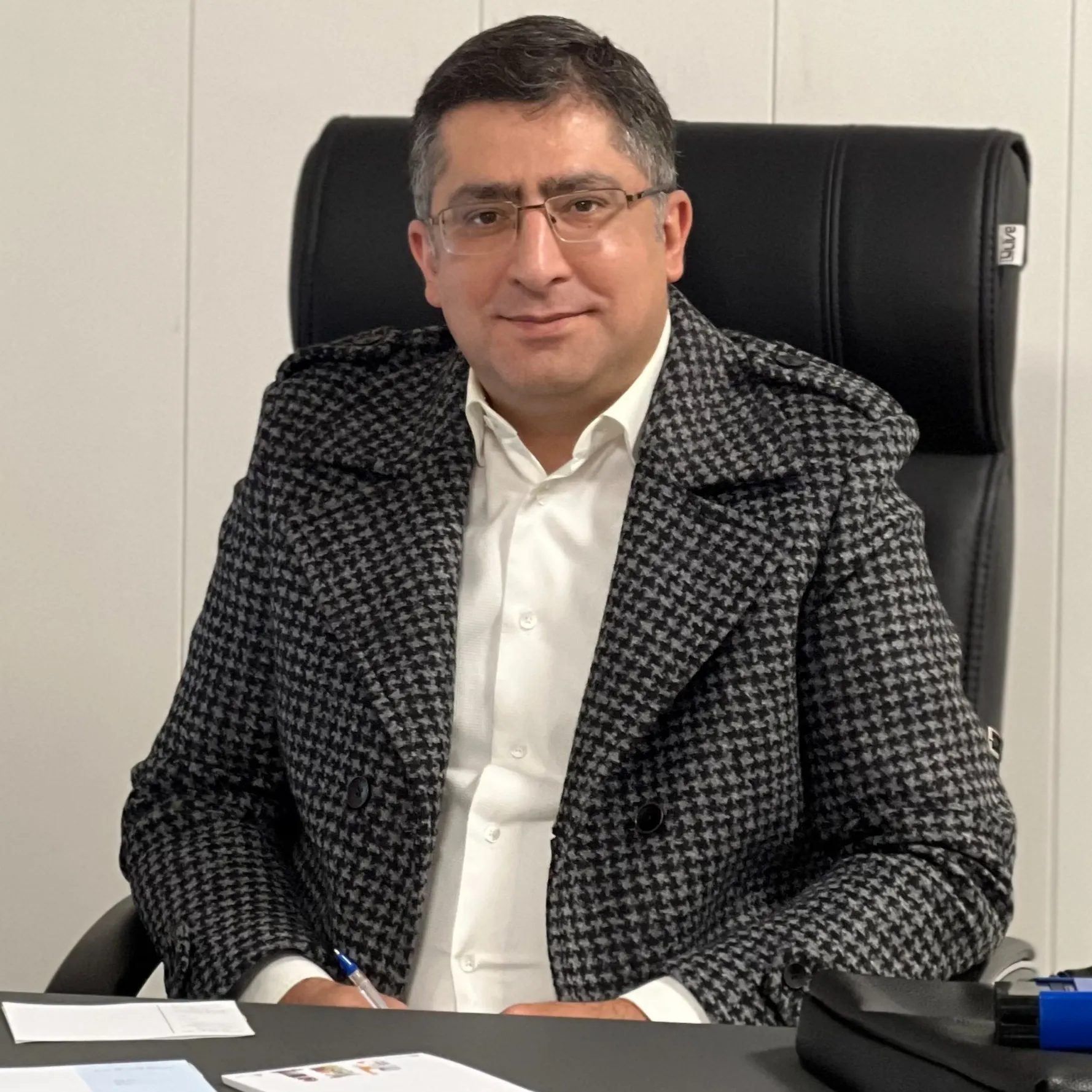 دکتر کورش هندسی