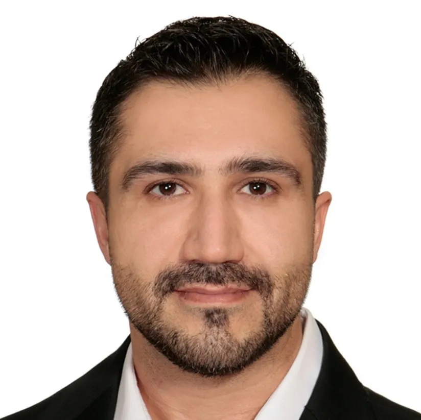 دکتر فرزام شاهپوری