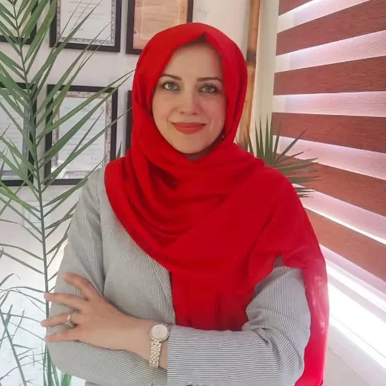 نازنین یگانه