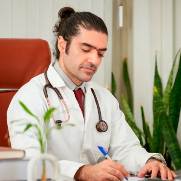 دکتر نادر افشاری