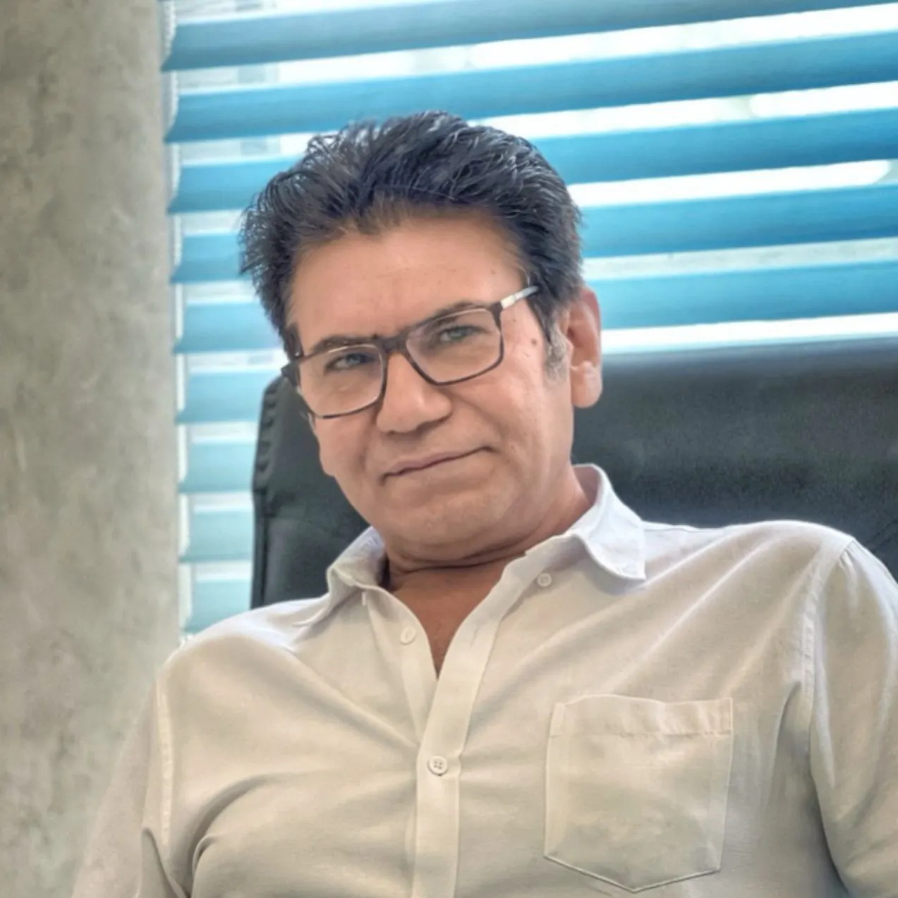 دکتر علیرضا اقبال