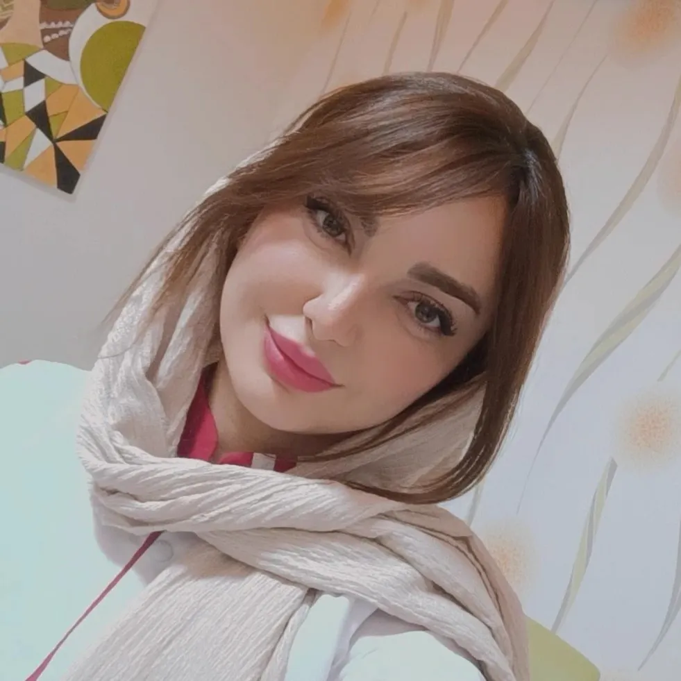 مونا سالاری نیا