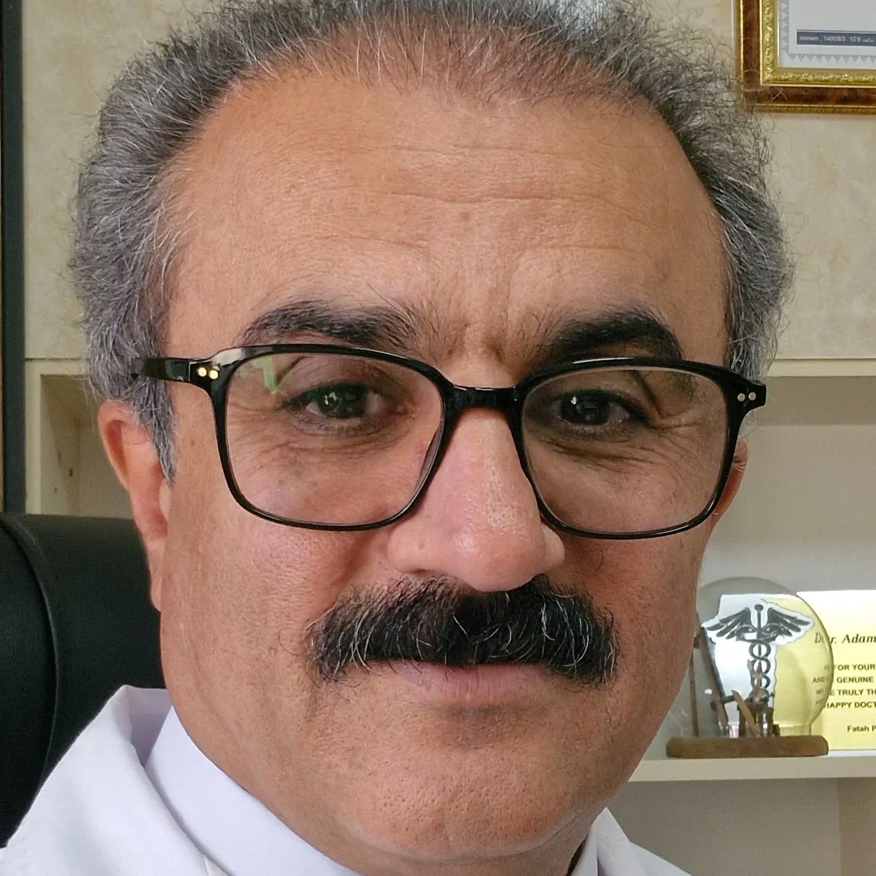 دکتر لقمان آدمی مکری