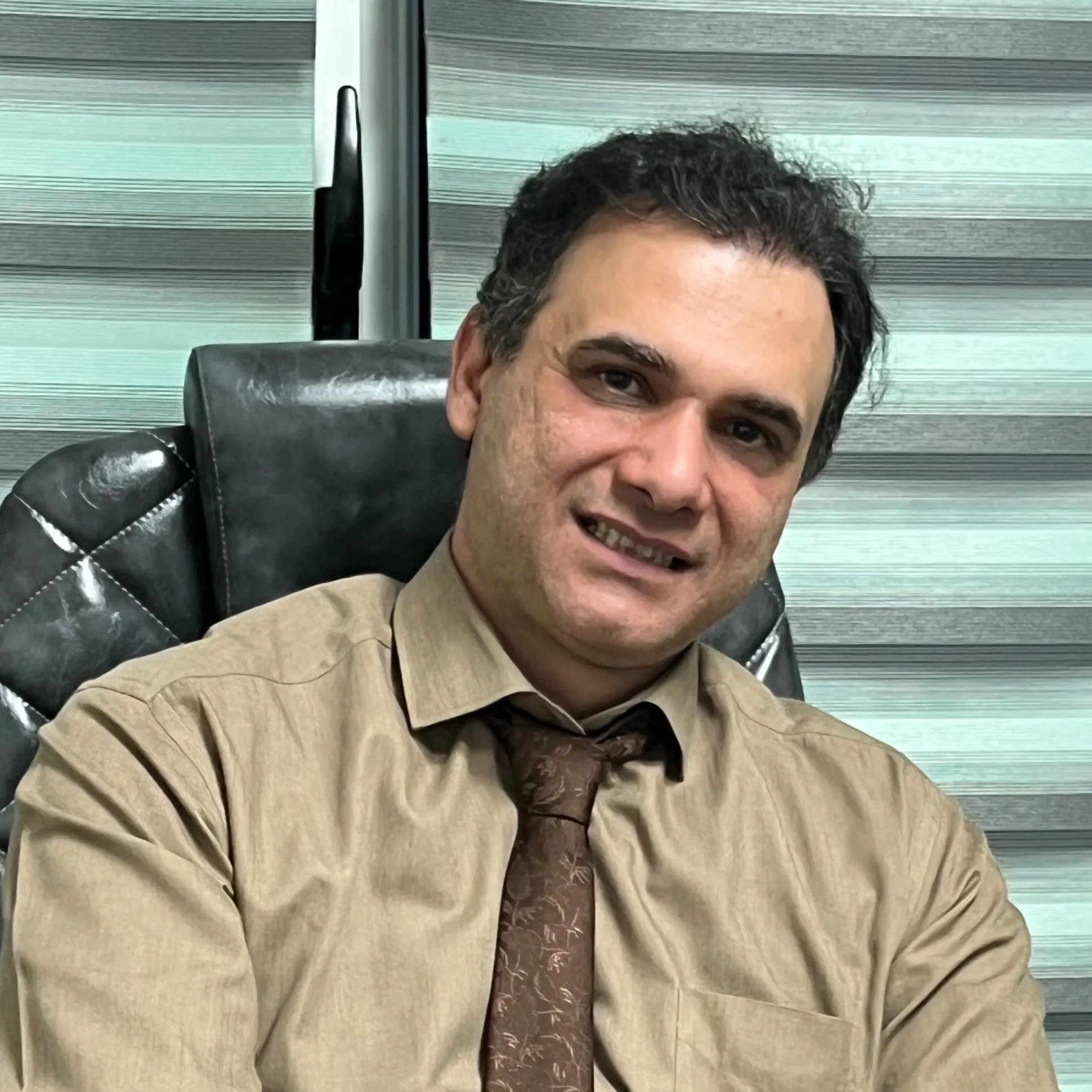 دکتر طاهر عرفانی فام