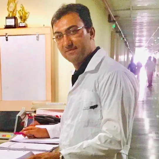دکتر حسام دزفولی نژاد