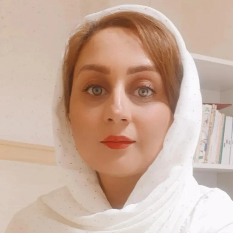 سارا کیاوش